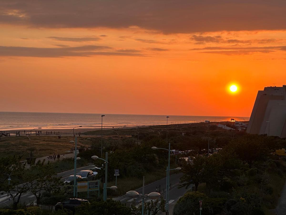 Bord De Mer Vue Panoramique Avec Parking Prive Сен-Жан-де-Мон Екстериор снимка